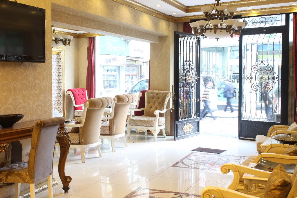 Marmara Deluxe Hotel.