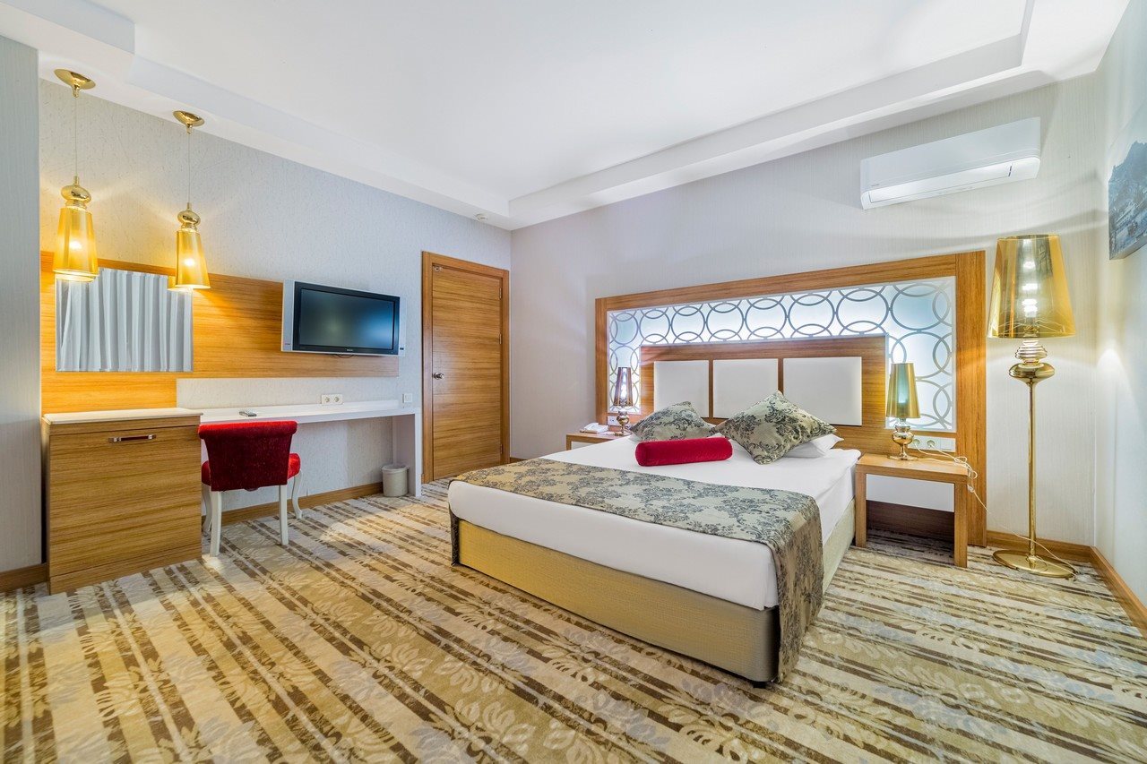 Justiniano Deluxe Resort.