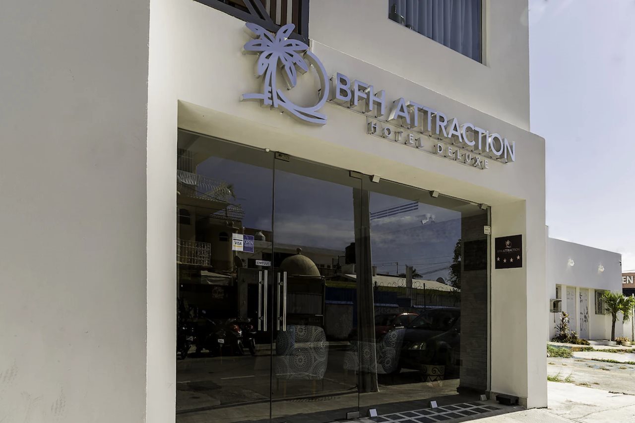 Attraction Hotel Deluxe.