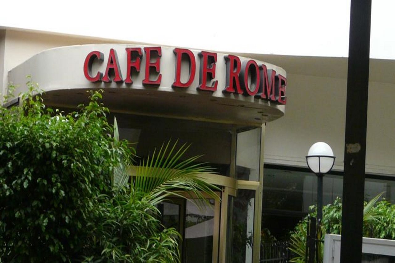 Café de Rome Business Hotel.