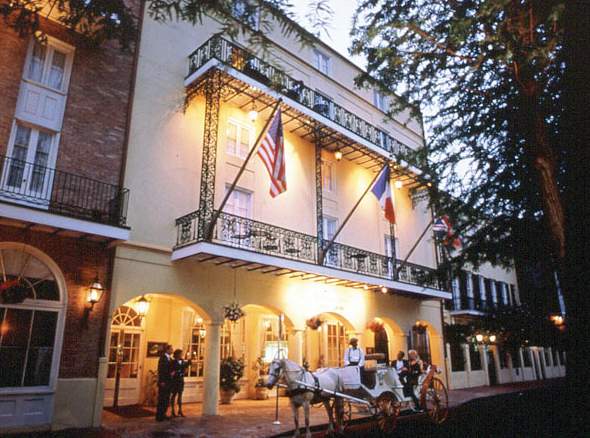 Holiday Inn French Quarter-Chateau LeMoyne.
