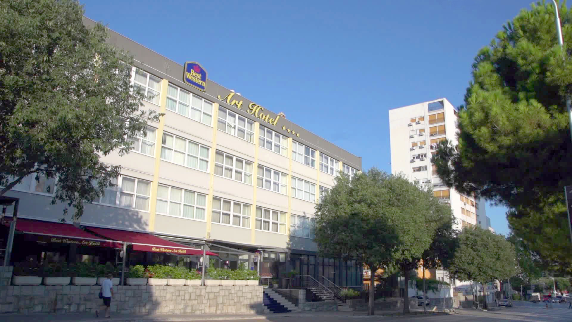 Art Hotel.