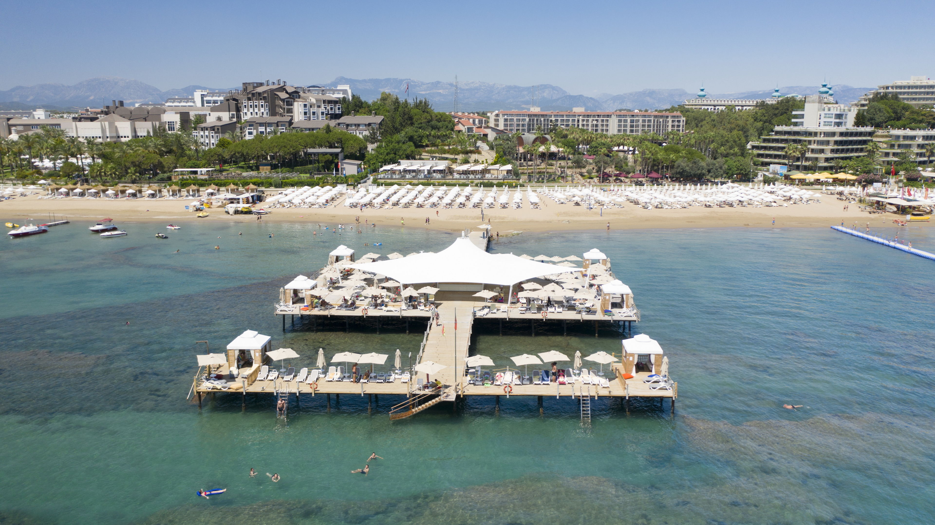 The Sense De Luxe Hotel.